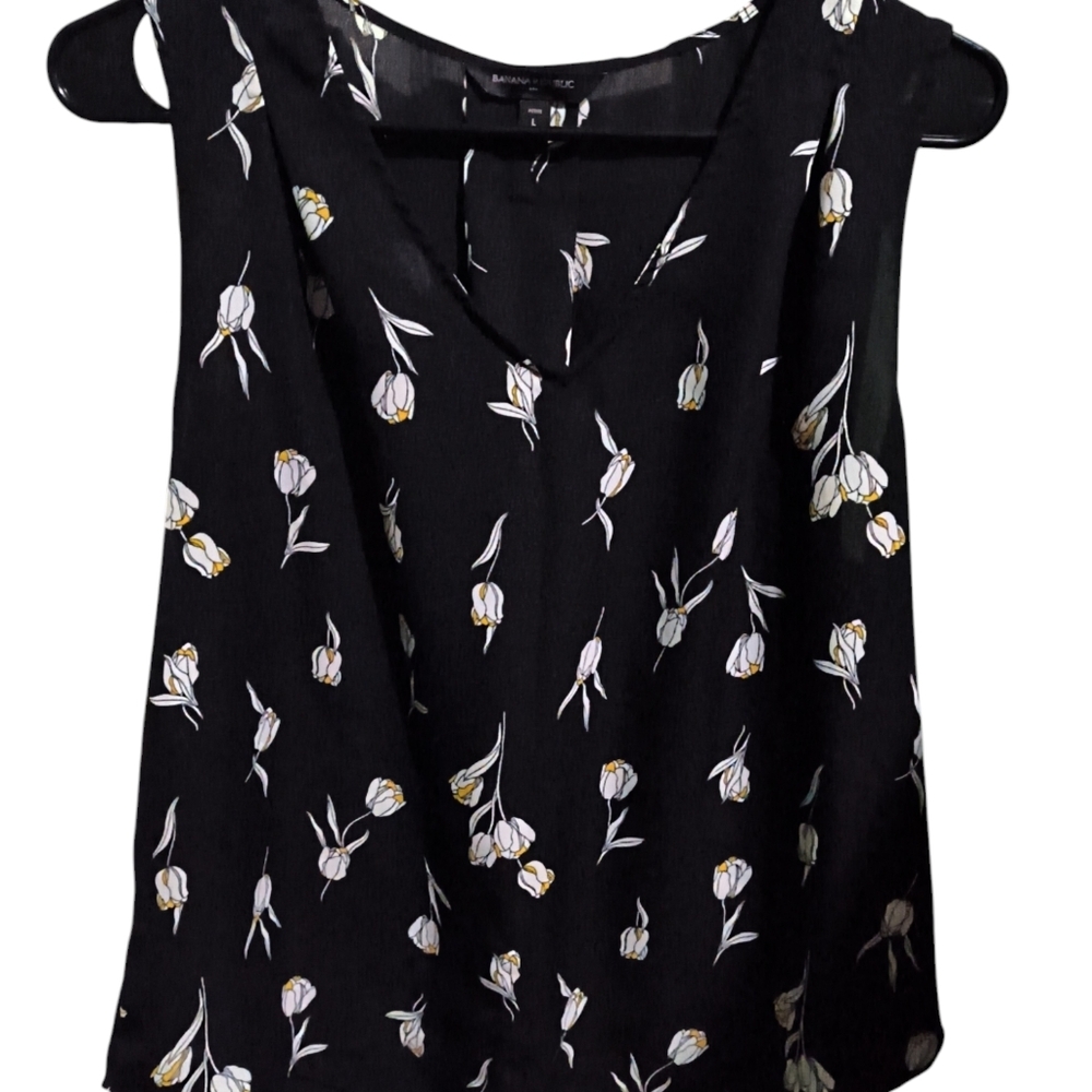 Banana Republic sleeveless floral top